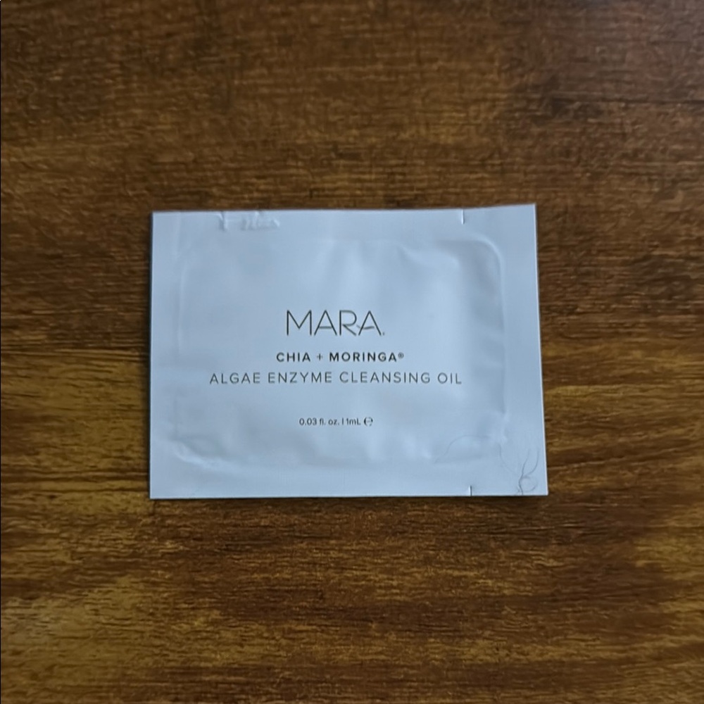 Mara Cleansing Oil Sample